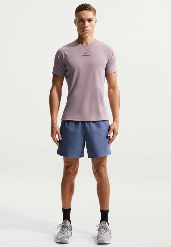 Nike Performance Sports T-shirt - light violet ore black