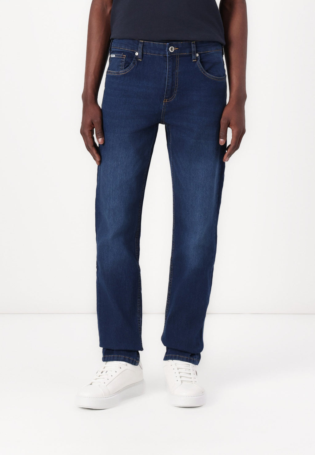 Lindbergh Jeans Tapered Fit Media 3