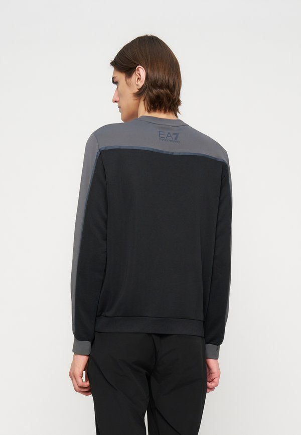 EA7 Emporio Armani
