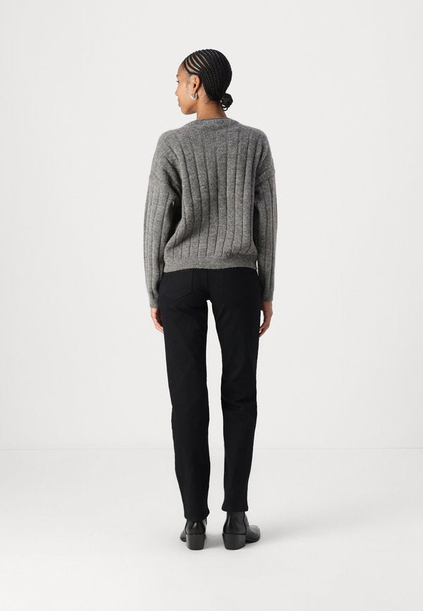 Vero Moda Maternity Knitted Regular Fit Round Neck