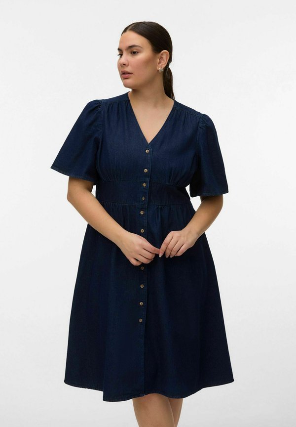 Vero Moda Curve Denim VMCMELANEY Midi - Denim dress - dark blue denim