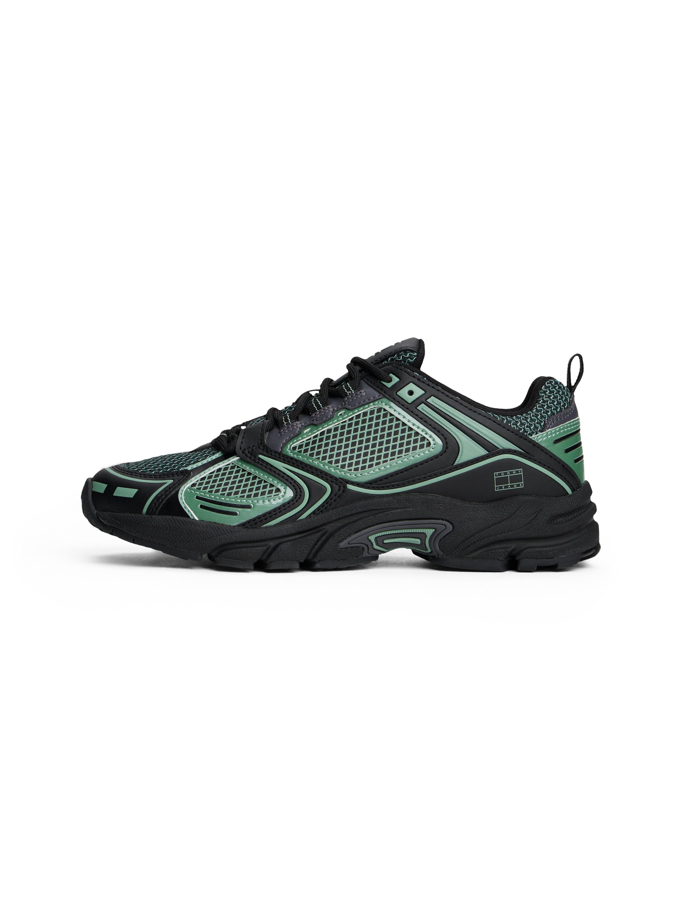 Schwarze und mintgrüne Sportschuhe mit Obermaterial aus Mesh, gepolstertem Kragen, strukturiierter Sohle und eckigen Designelementen. Schnürsenkel und Fersentabs sind enthalten.