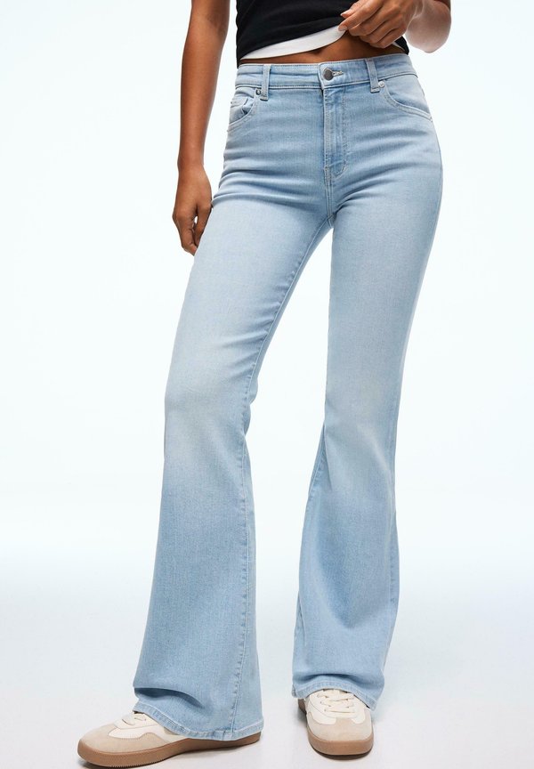 Bershka Flared Jeans - light blue