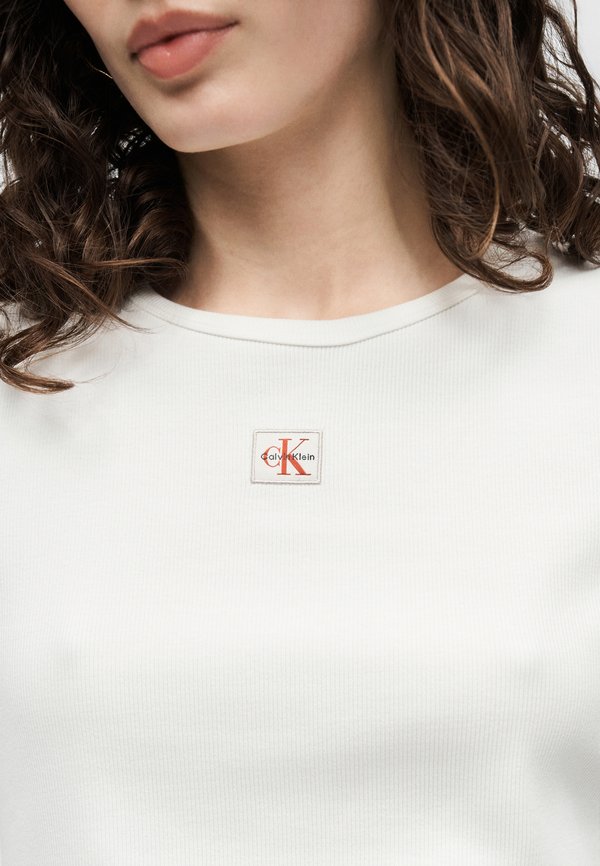 Calvin Klein Jeans LABEL CUTO