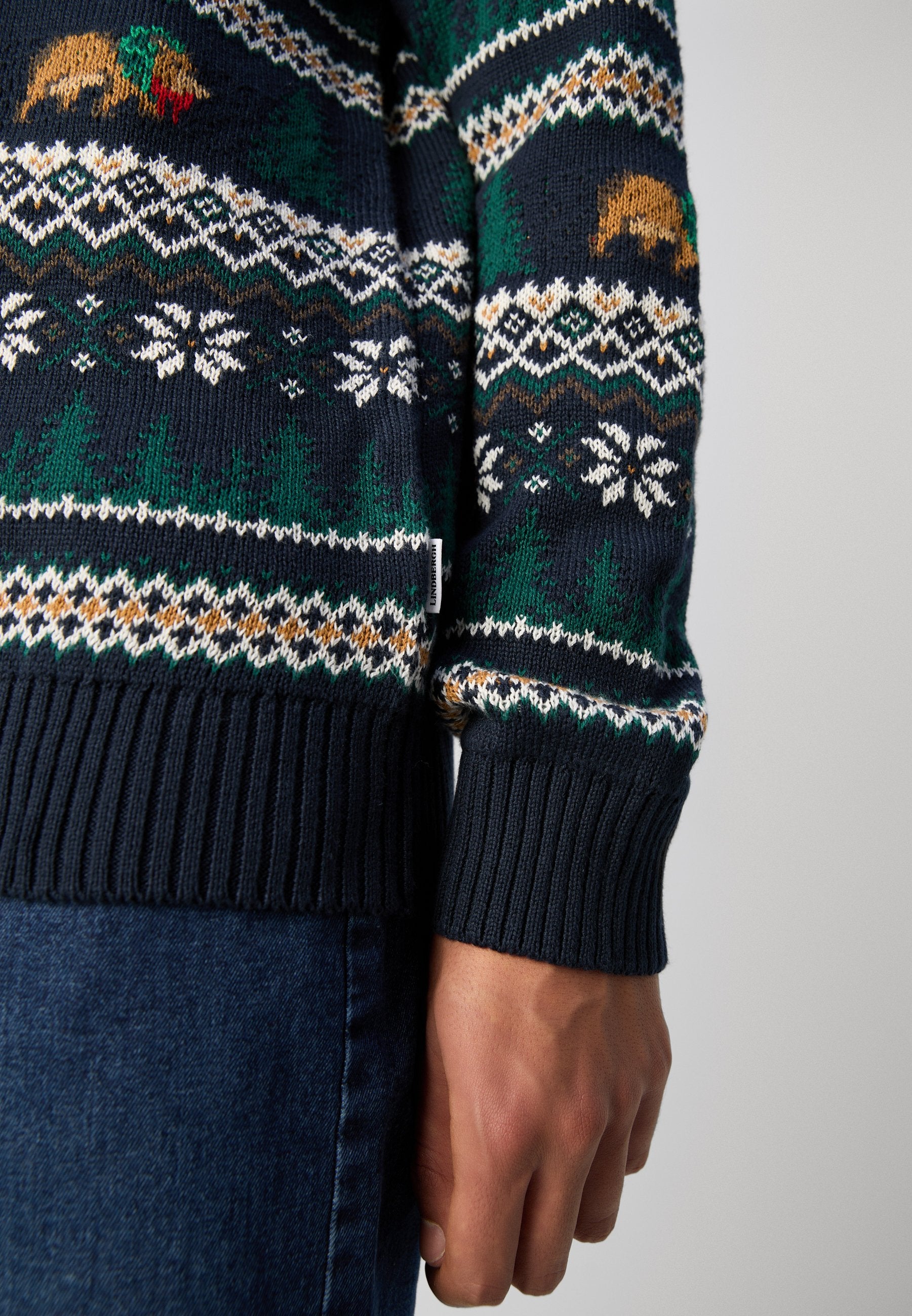WINTER VILLAGE O NECK SWEATER Media 8