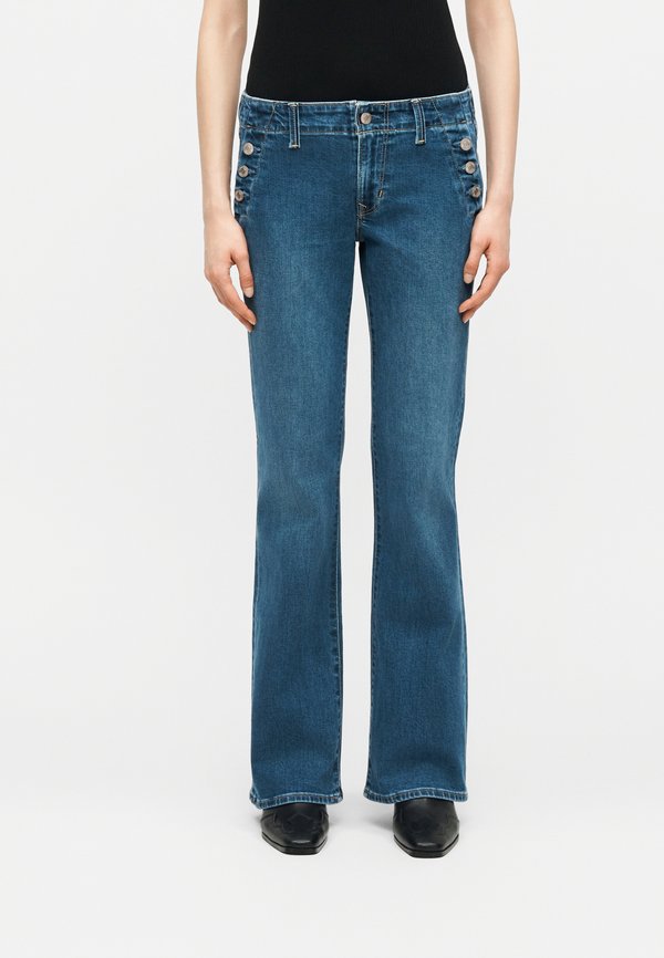 GAP LONG AND LEAN SAILOR