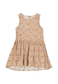 Ärmelloses Kleinkindkleid mit gerafftem Rock, das ein kleines Blumenmuster in Rosatönen, Beige und Braun auf einem hellen Hintergrund präsentiert.