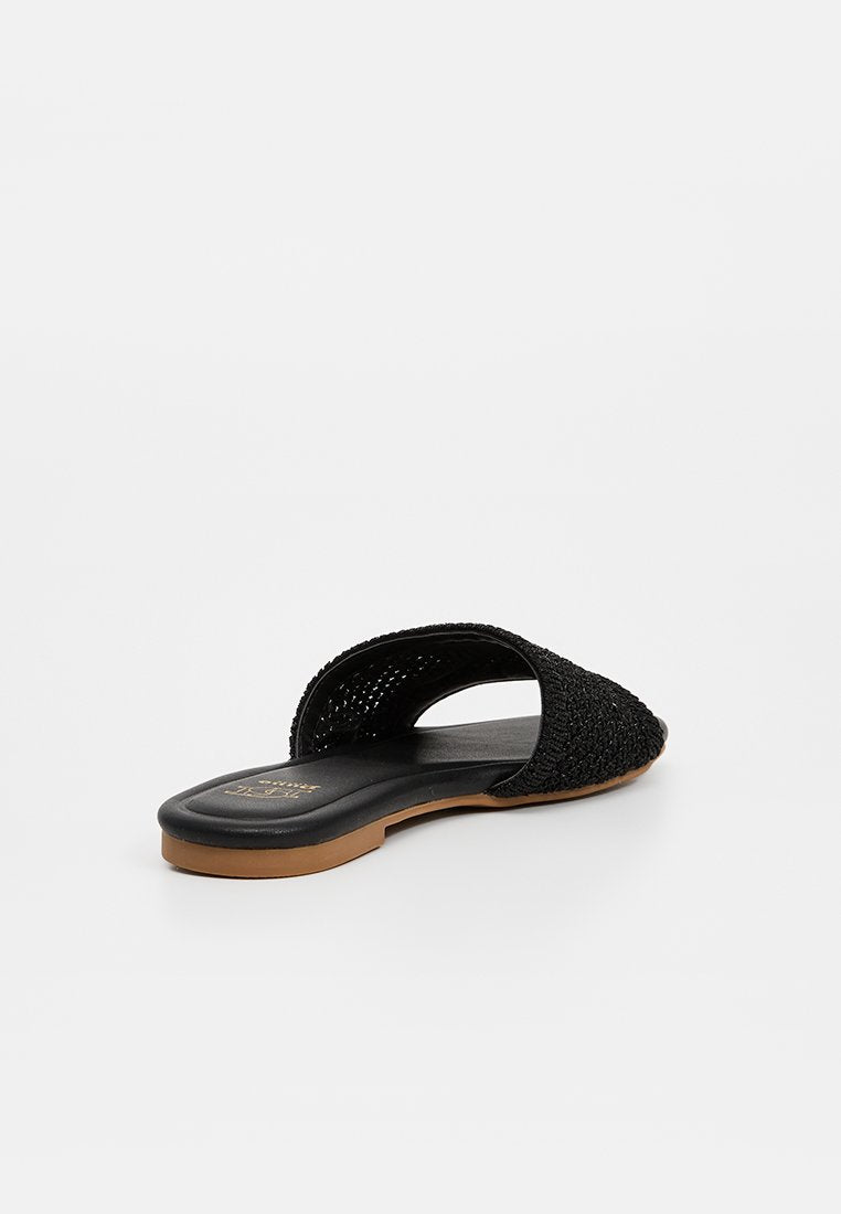 Dune London LILLSIE