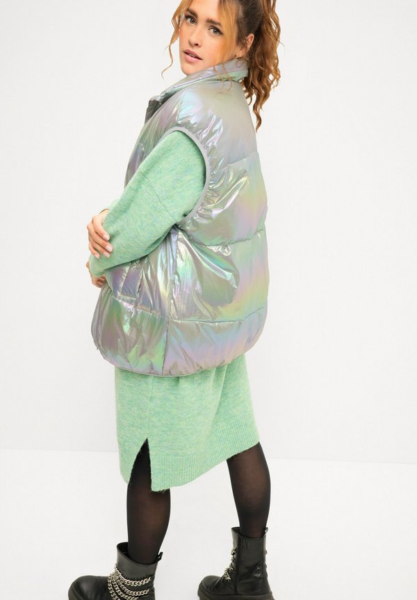 Studio Untold HOLOGRAPHIC