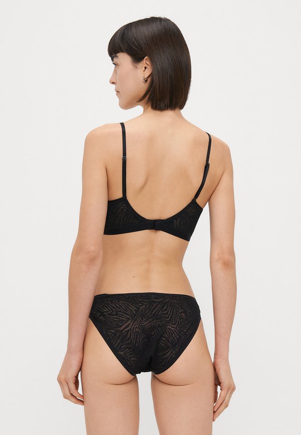 YITTY HOT SCOOP BRALETTE