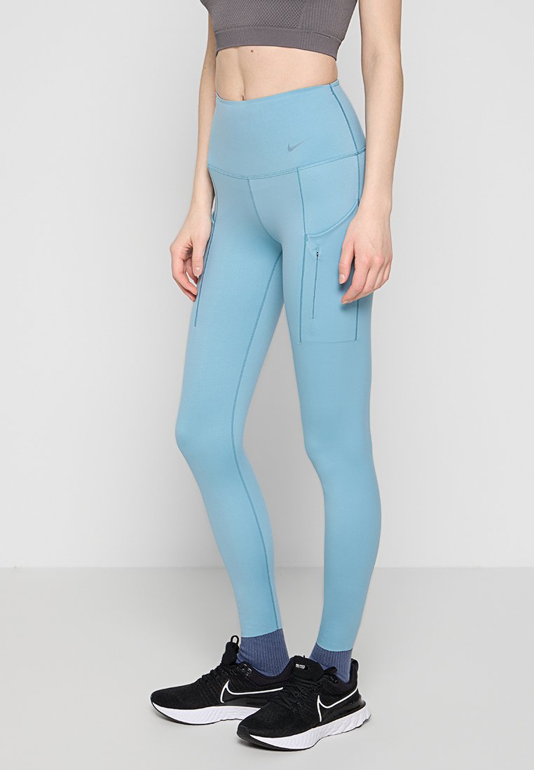 Nike Performance