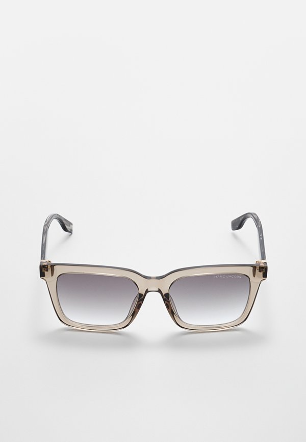 MARC JACOBS