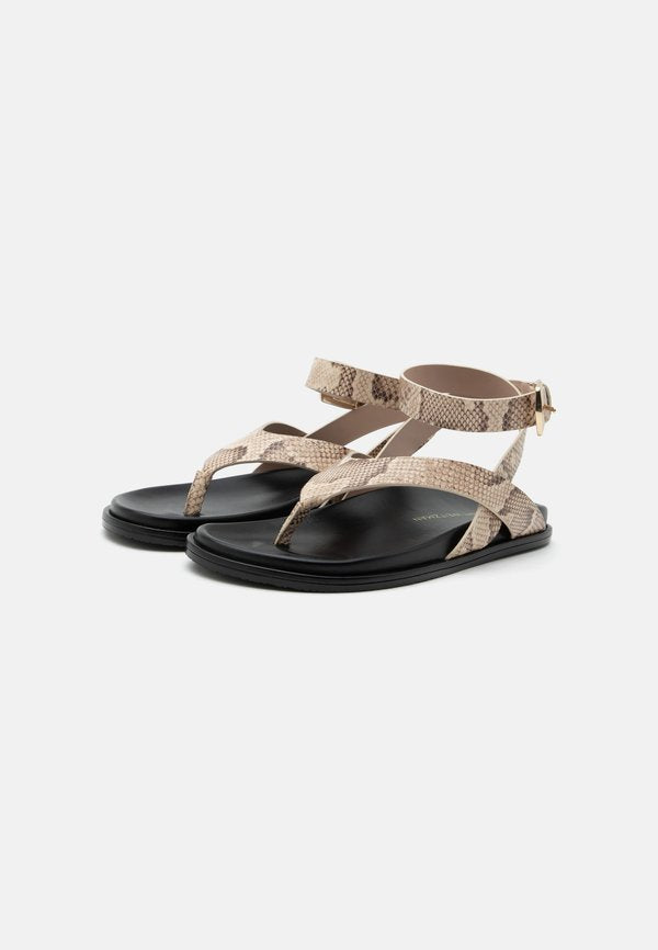 Stuart Weitzman MARYKATE