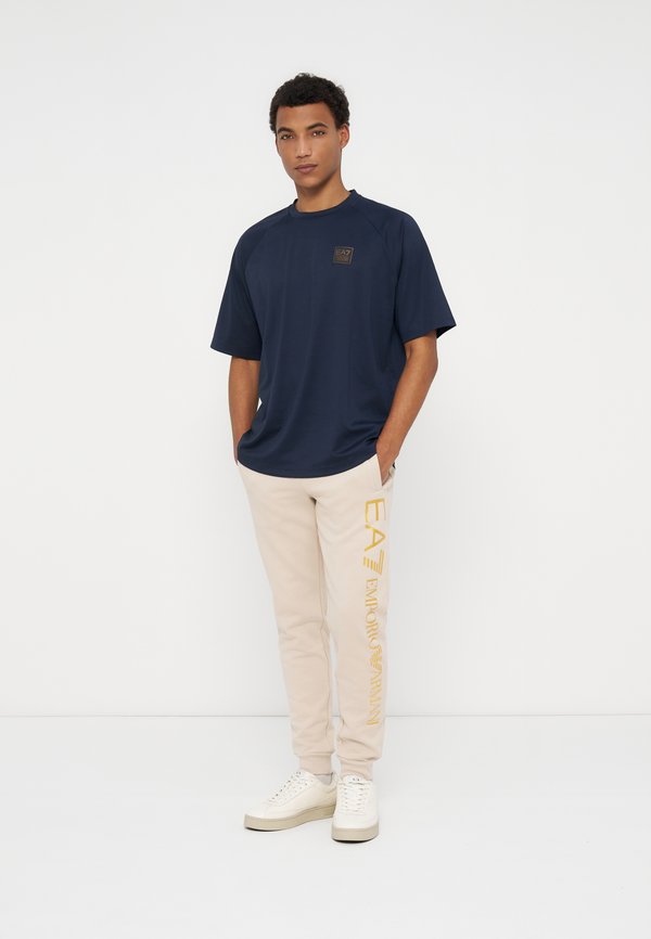 EA7 Emporio Armani