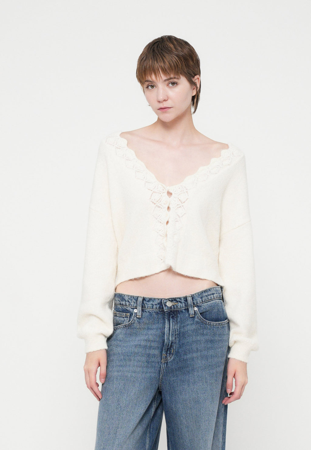 GAP SCALLOPED EDGE CARDI