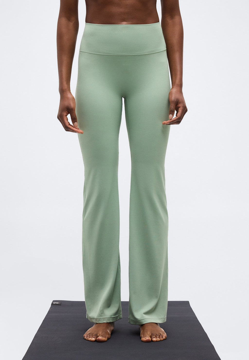Nike Performance ZENVY FLARE