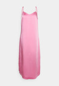 Rosa Satin-Nachthemd mit dünnen, verstellbaren Trägern, einer glatten Textur und einem knielangen Design, das einen leichten Glanz aufweist.