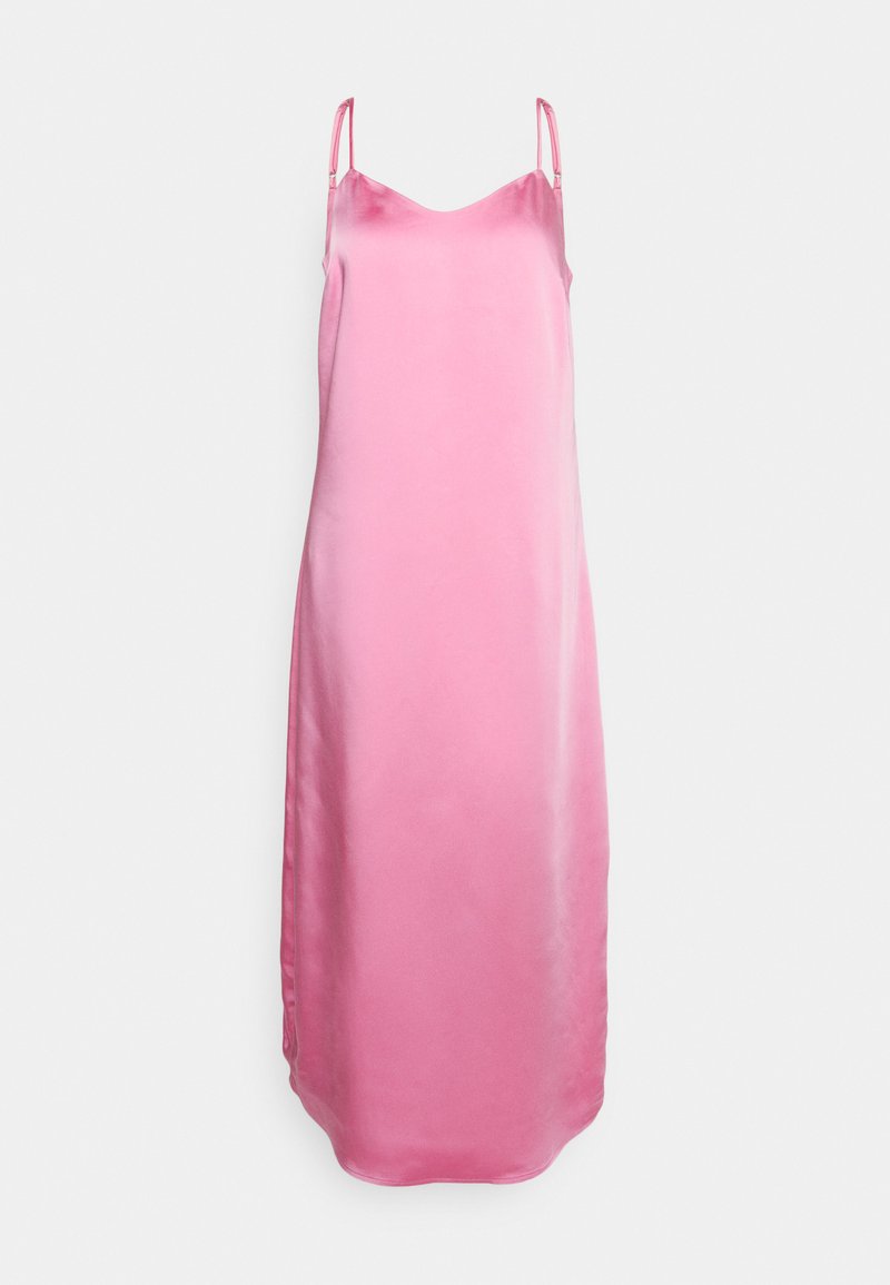 Rosa Satin-Nachthemd mit dünnen, verstellbaren Trägern, einer glatten Textur und einem knielangen Design, das einen leichten Glanz aufweist.