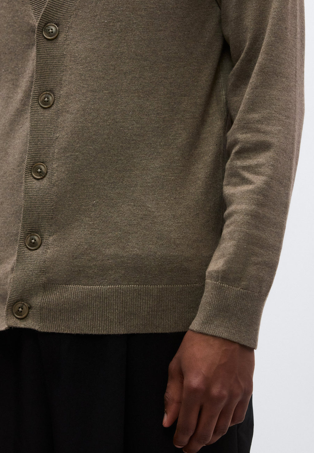 V NECK BUTTON CARDIGAN Media 8