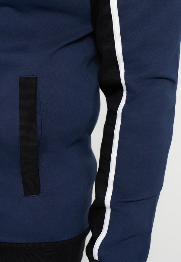 EA7 Emporio Armani