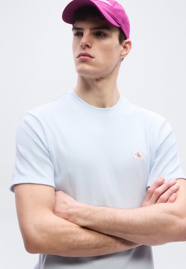 Calvin Klein Jeans WAFFLE BADGE TEE