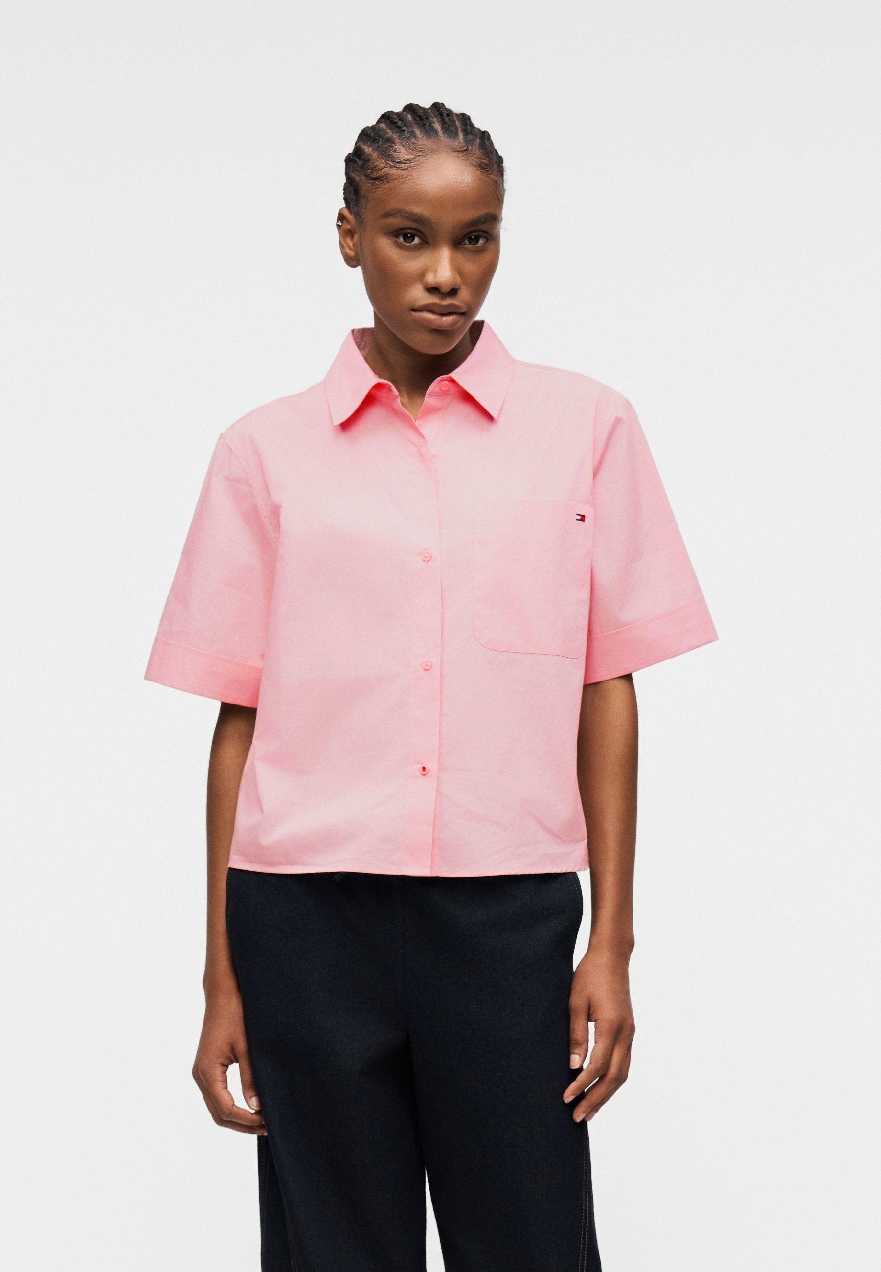 CLASSIC POPLIN SHORT SLEEVE SHIRT Media 3
