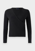 Schwarzes, geripptes Wickelshirt mit langen Ärmeln, V-Ausschnitt und figurbetontem Schnitt. Weiche Textur und minimalistischer Stil.