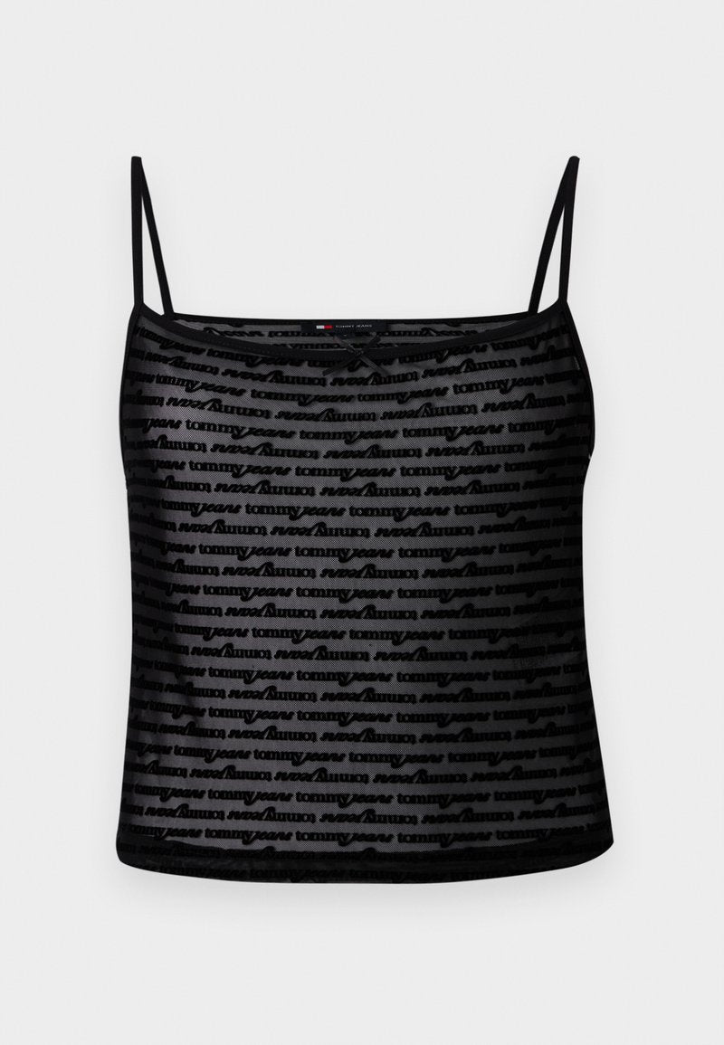 Schwarzes Mesh-Cami-Top mit Spaghetti-Trägern, sich wiederholendem "Tommy"-Logo-Muster und figurbetontem Design. Leichter Stoff mit leichtem Glanz.