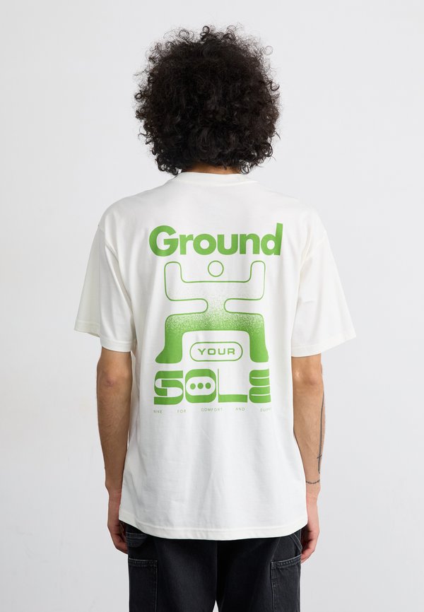 Nike Sportswear TEE - Print T-shirt - sail
