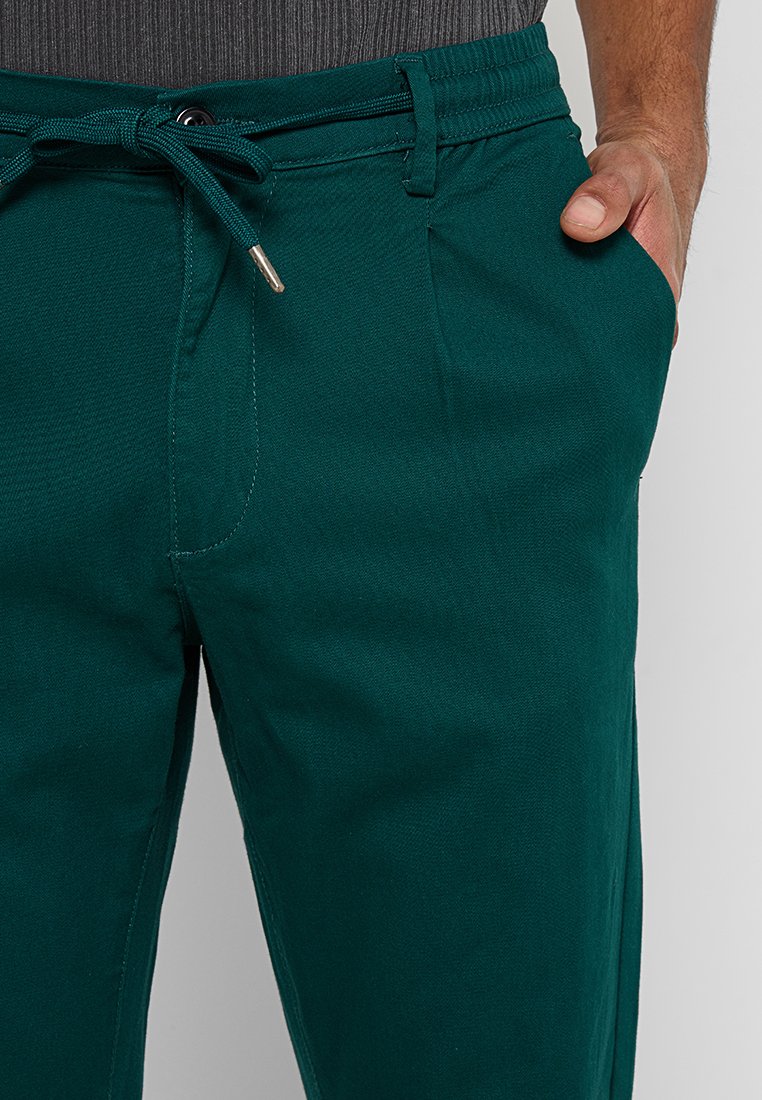 SLIM FIT Media 4