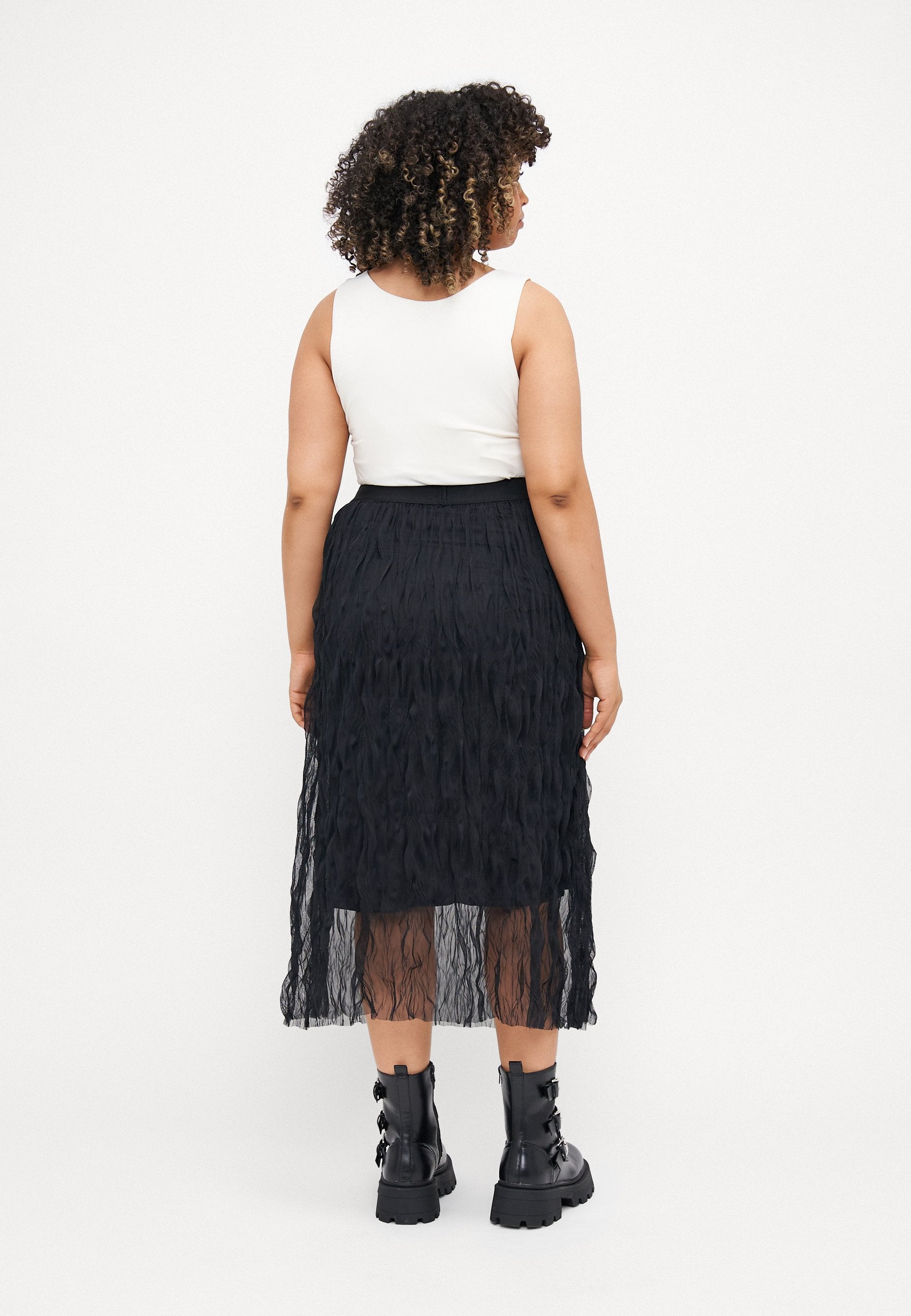 CARSADE SKIRT Media 4