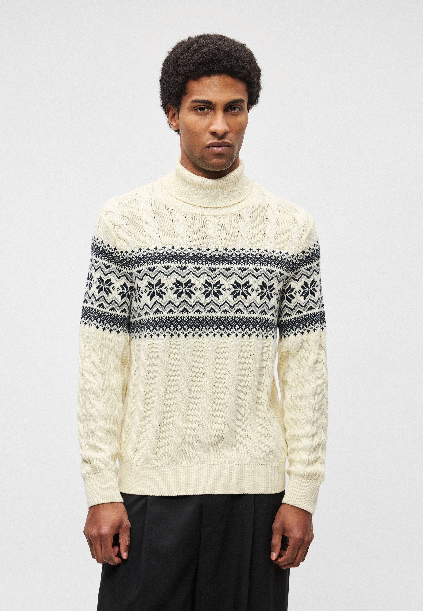 CABLE ROLL NECK  Media 4