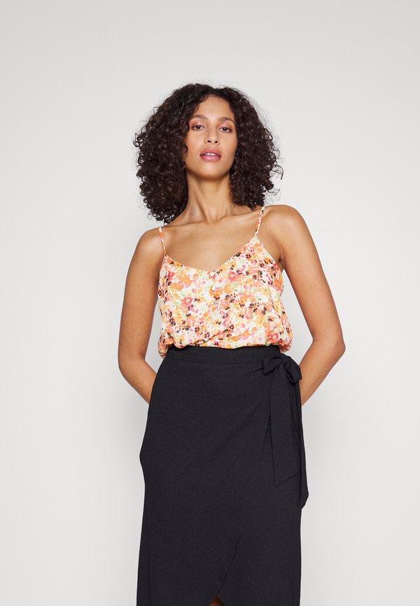 ONLY Tall ONLLUCIE BUTTON SINGLET