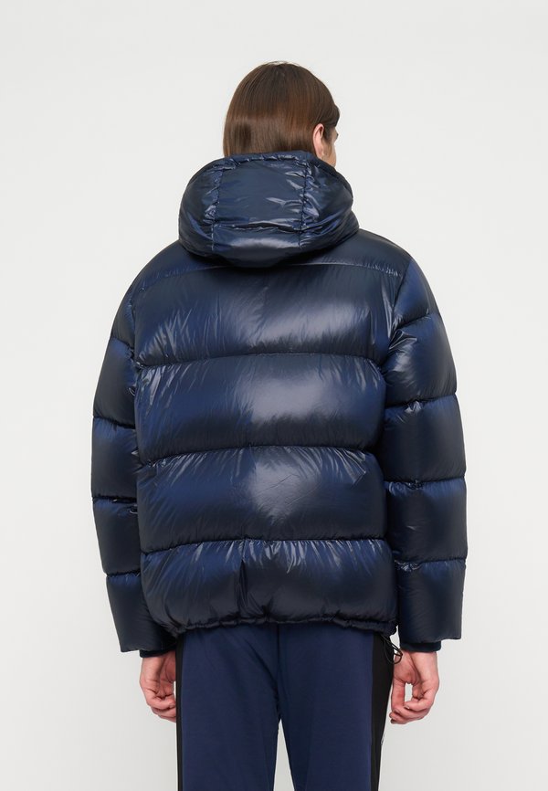EA7 Emporio Armani