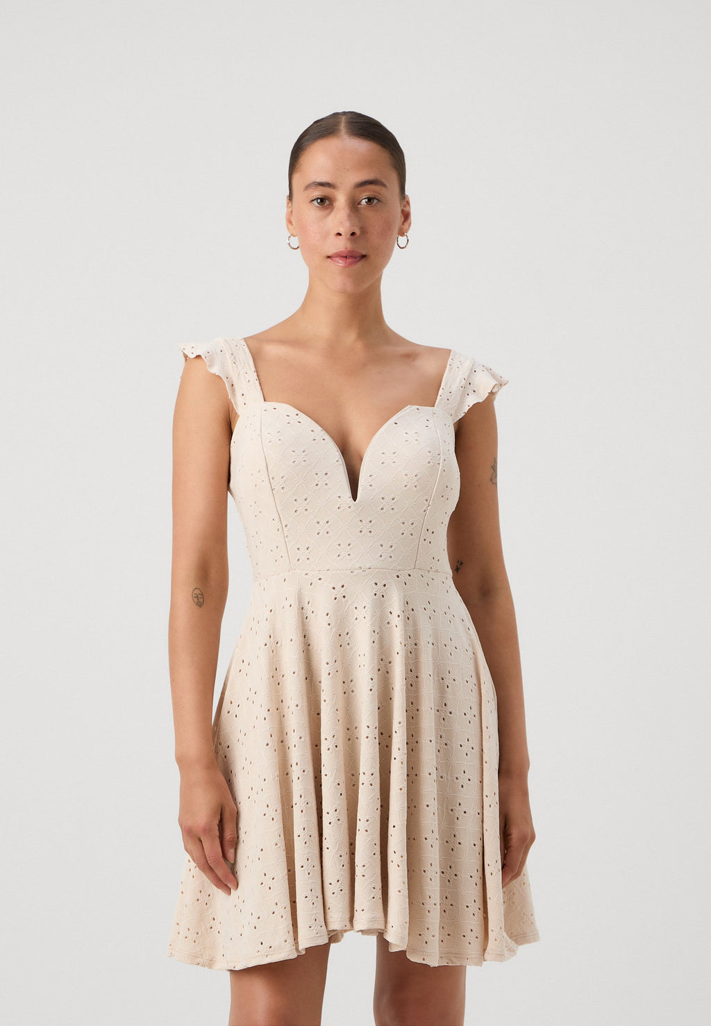 WAL G PETITE NATADDIA V NECK SUMMER DRESS