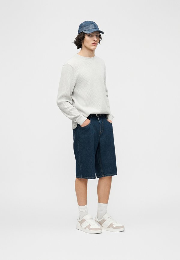Abercrombie & Fitch CLASSIC TEE