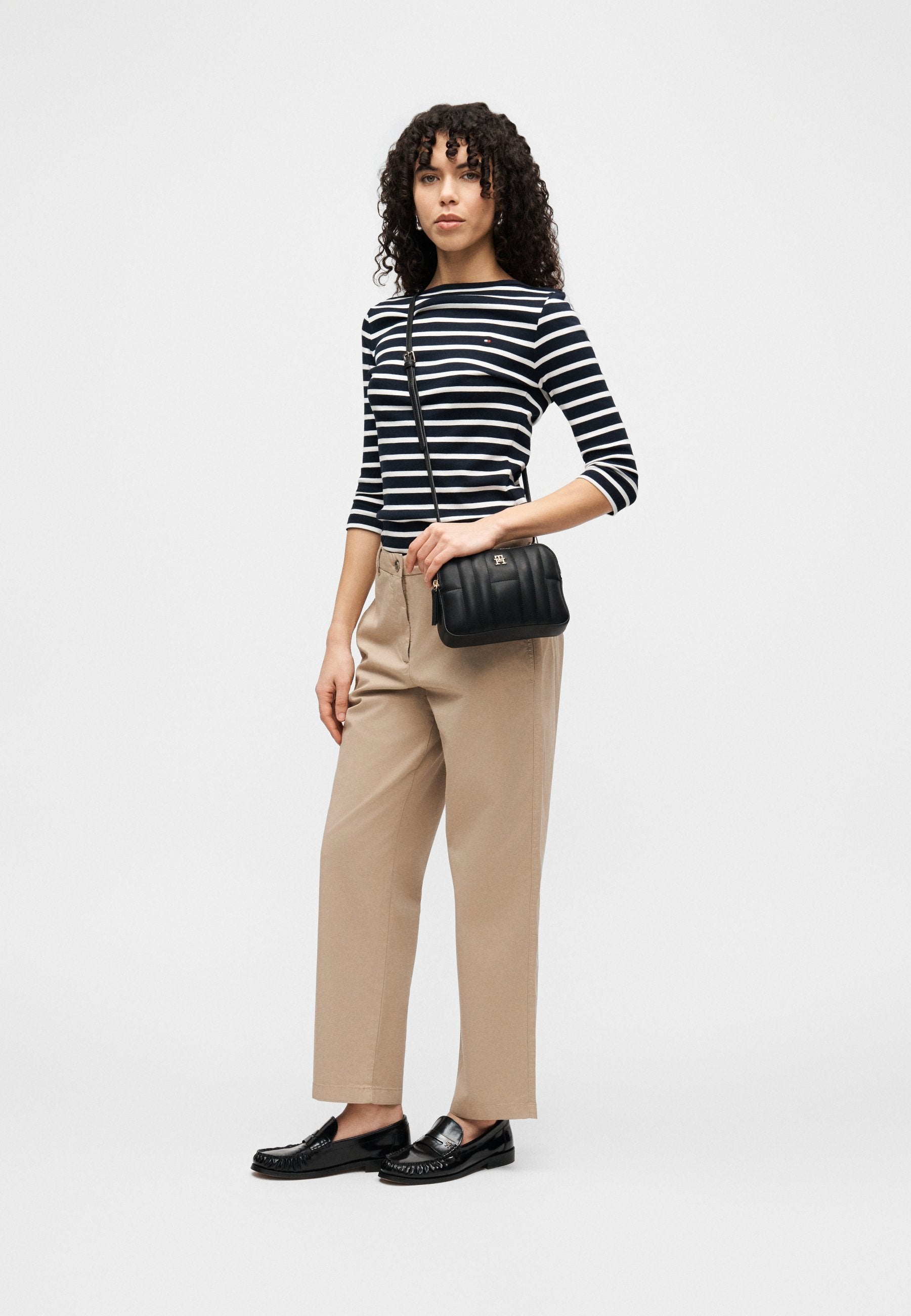 WASHED SLIM STRAIGHT LEG CHINOS Media 2