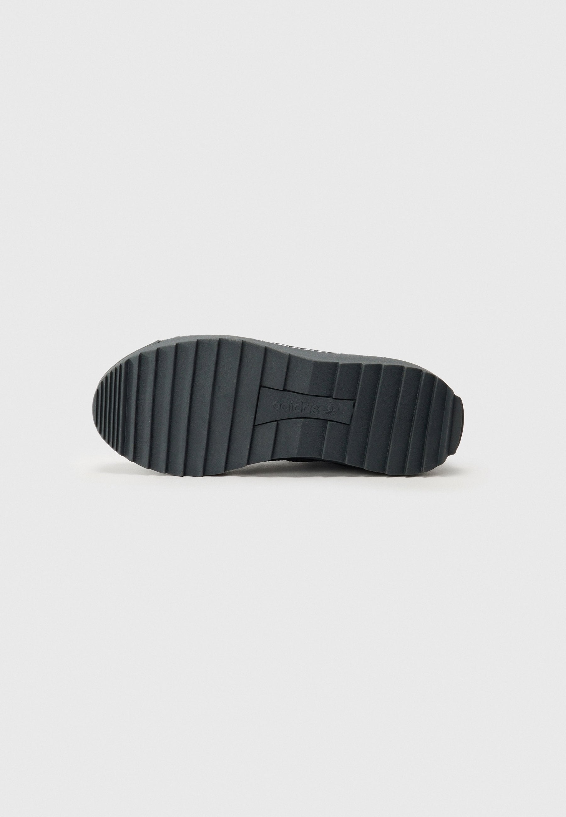 SUPERSTAR TREK UNISEX Media 6