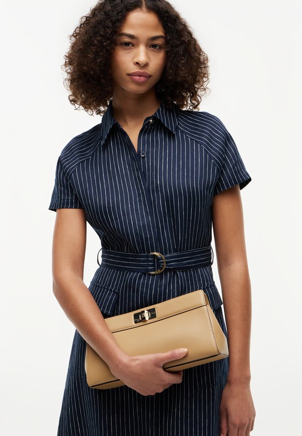 Tommy Hilfiger MODERN CLUTCH - Clutch - classic khaki