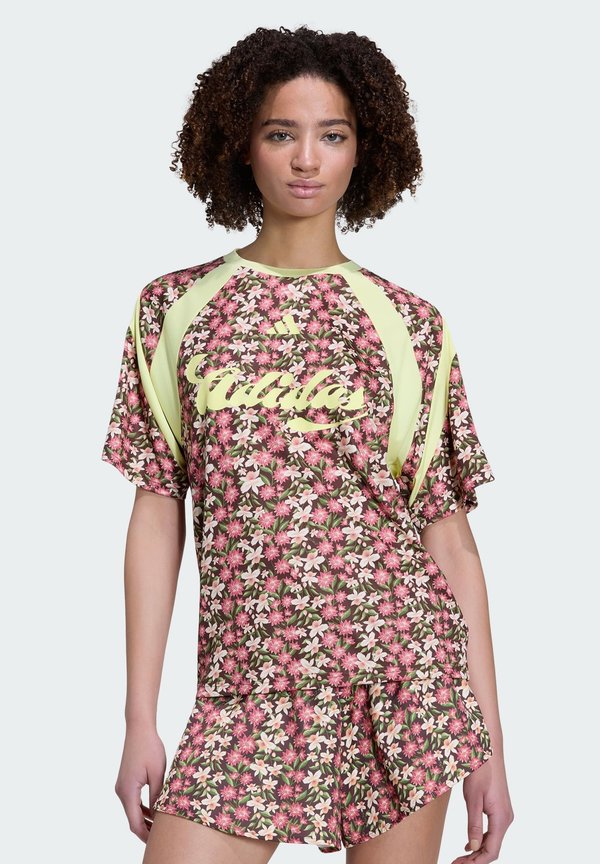 adidas Sportswear ADIDAS SPORTSWEAR ADIDAS X FARM RIO HOUSE OF TIRO JERSEY - Print T-shirt - auburn   pearl citrine   multicolor