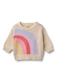 Cremefarbener Strickpullover mit einem Regenbogenmuster in Pink, Gelb, Hellblau und Rot. Verfügt über einen Rundhalsausschnitt und zwei Knöpfe an der Schulter.