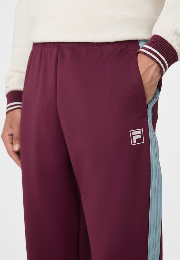 Fila COMO RELAXED TAPED
