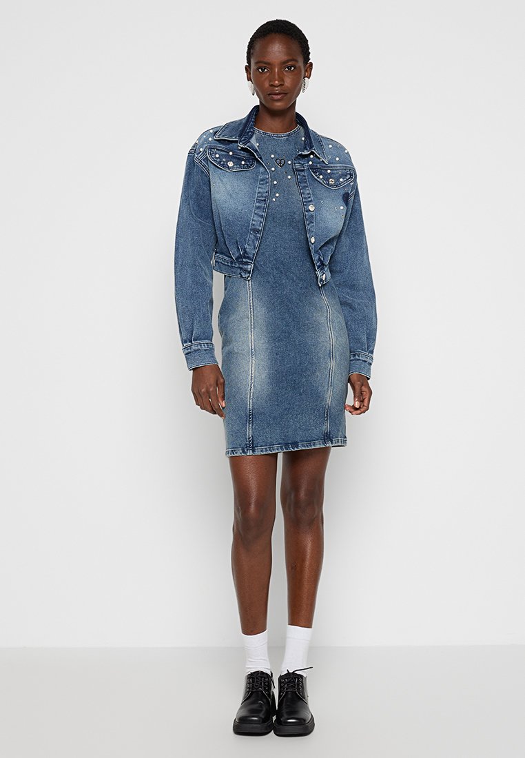 MOSCHINO JEANS