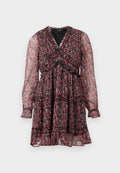 Schwarzes transparentes langärmliges Kleid mit rosa-weißem Blumenmuster, V-Ausschnitt, geraffter Taille und gestuftem Rocksaum.