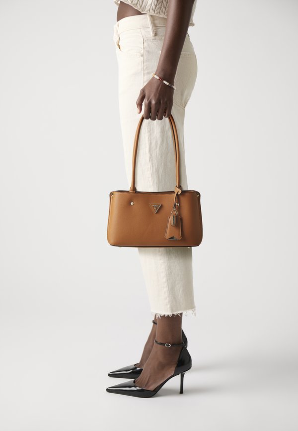 Guess MERIDIAN - Handbag - cognac