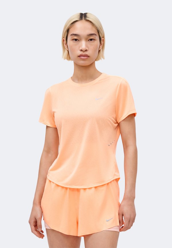 Nike Performance Sports T-shirt - orange pulse/photon dust/white