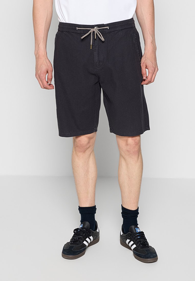 NO EXCESS Shorts Media 1