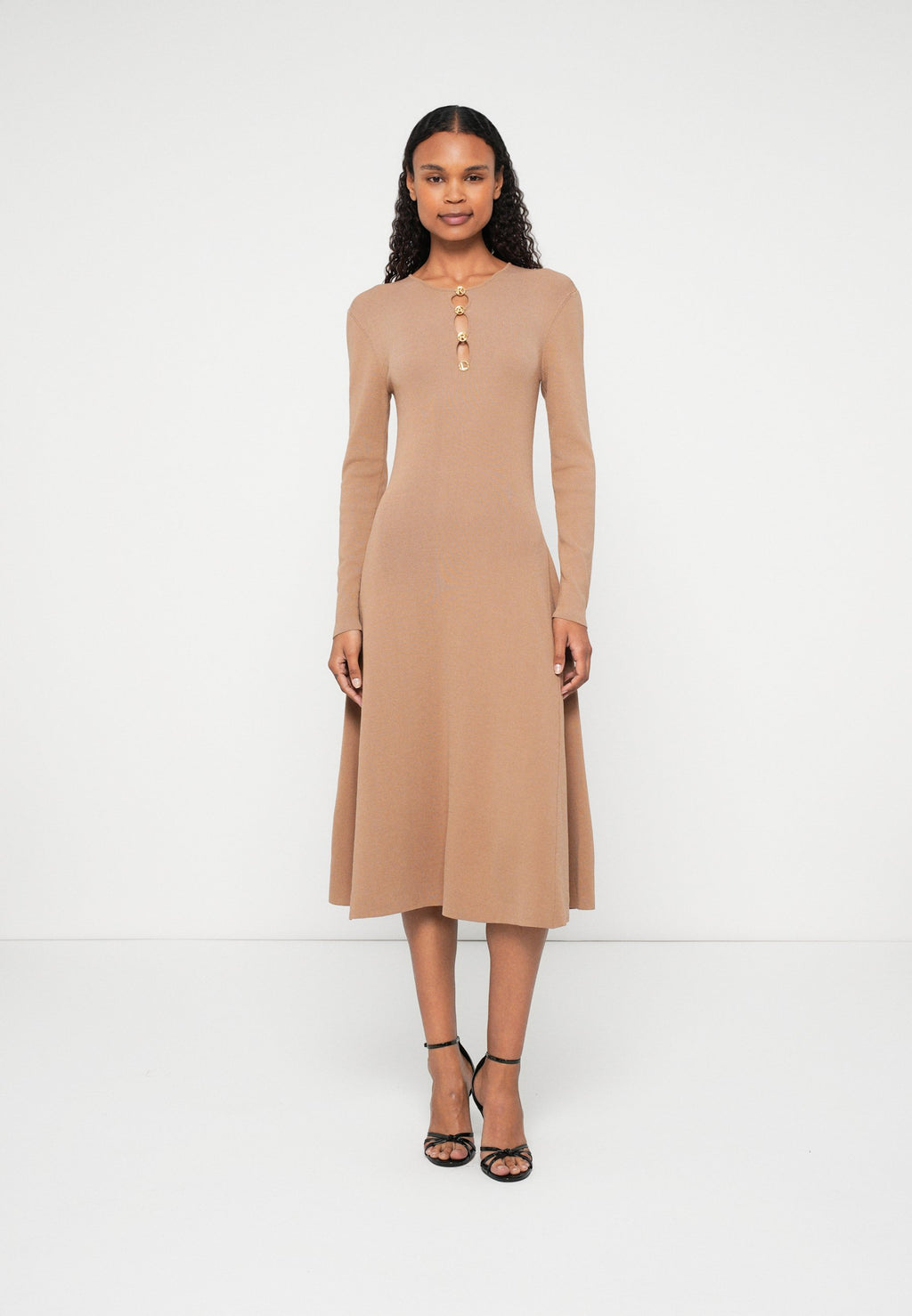 DAILY DRESS Media 3
