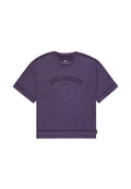 Lila Oversize-T-Shirt aus Baumwolle, mit Rundhalsausschnitt, kurzen Ärmeln und gesticktem "ALPHA INDUSTRIES"-Logo auf der Vorderseite.