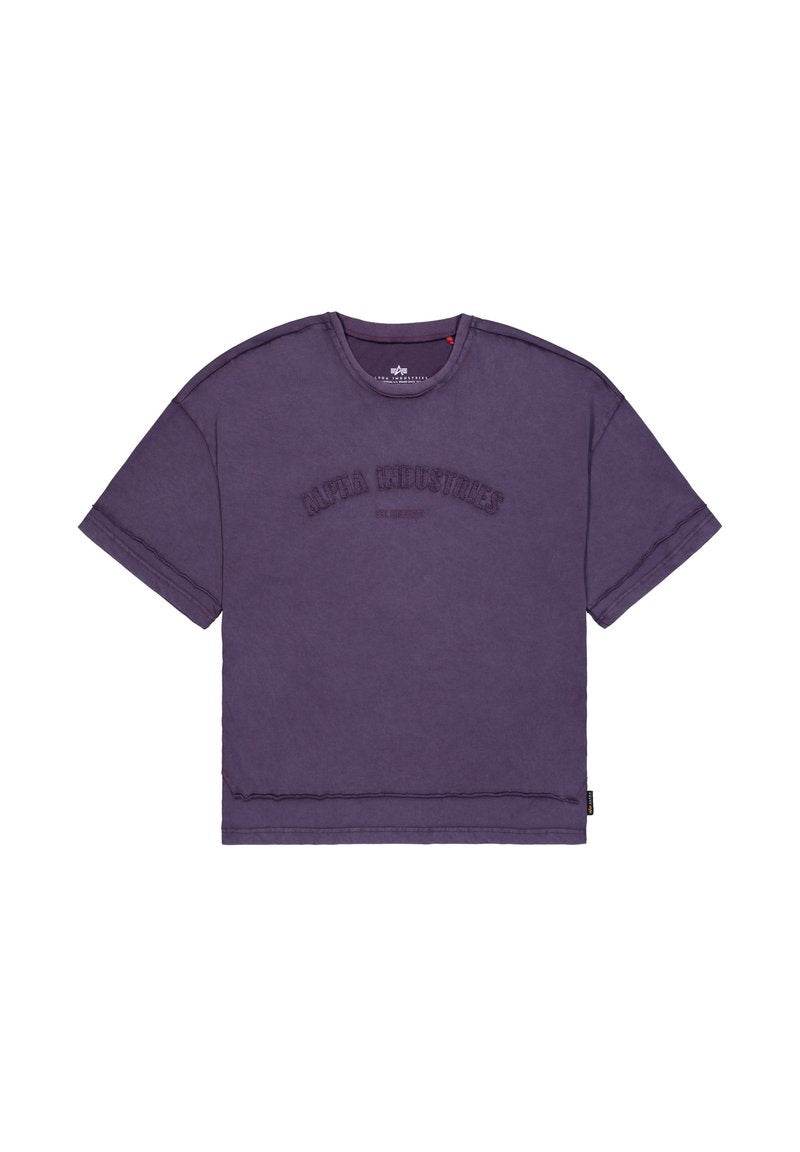 Lila Oversize-T-Shirt aus Baumwolle, mit Rundhalsausschnitt, kurzen Ärmeln und gesticktem "ALPHA INDUSTRIES"-Logo auf der Vorderseite.